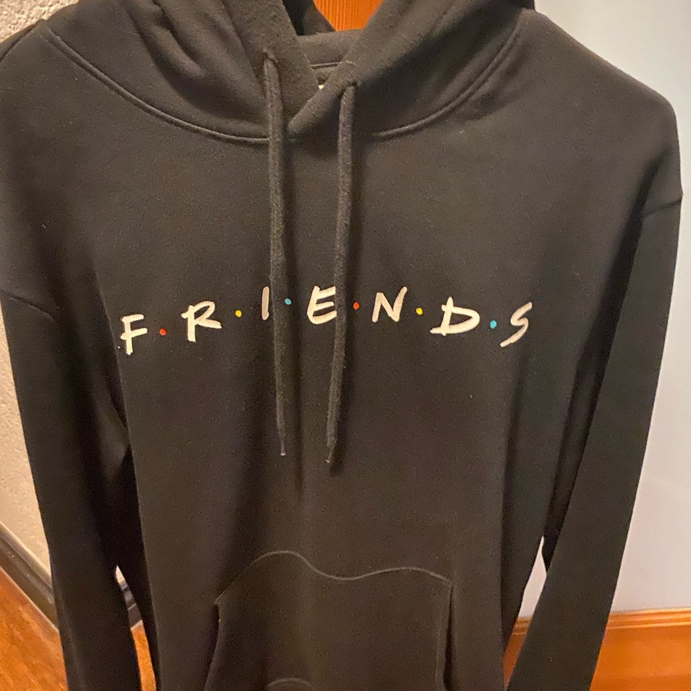 Black Friends pullover Sweatshirt Medium